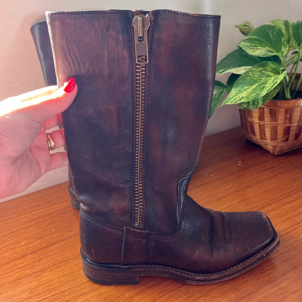 Frye Heath Outside Zipper Brown Leather Boots 5.5